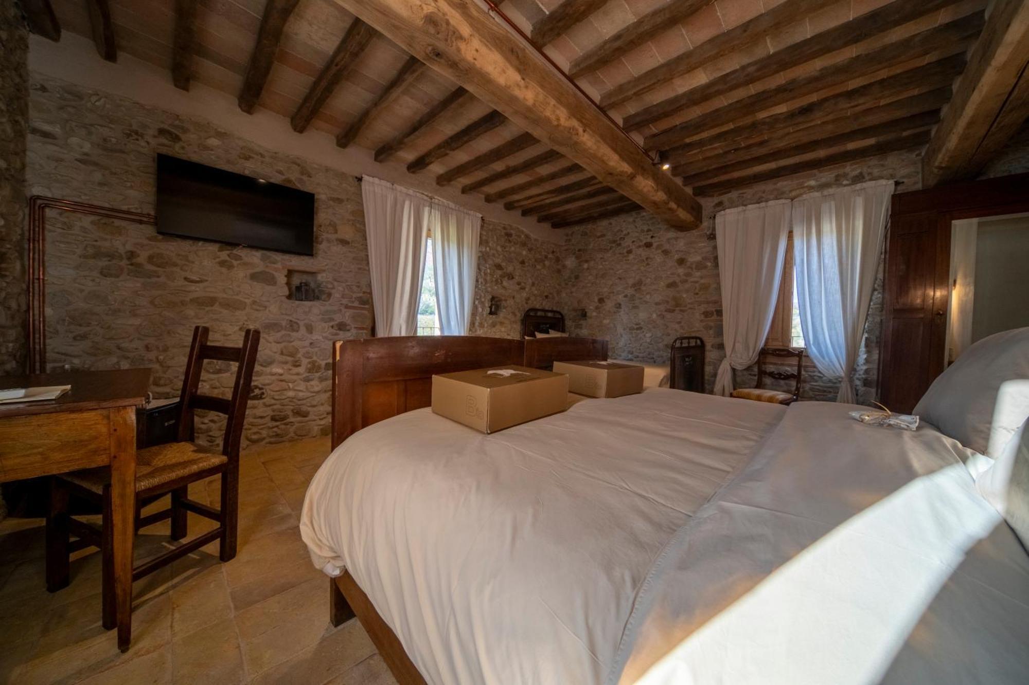 Agriturismo Podere Tovari Anghiari Luaran gambar