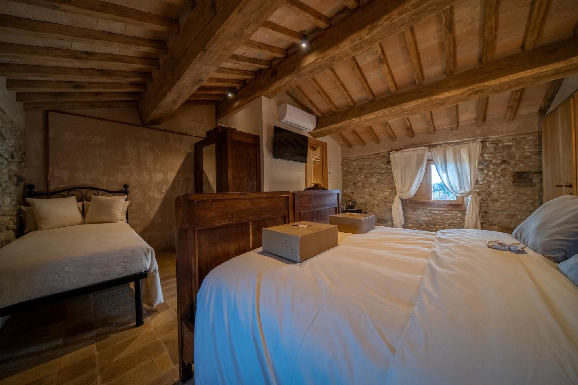 Agriturismo Podere Tovari Anghiari Luaran gambar